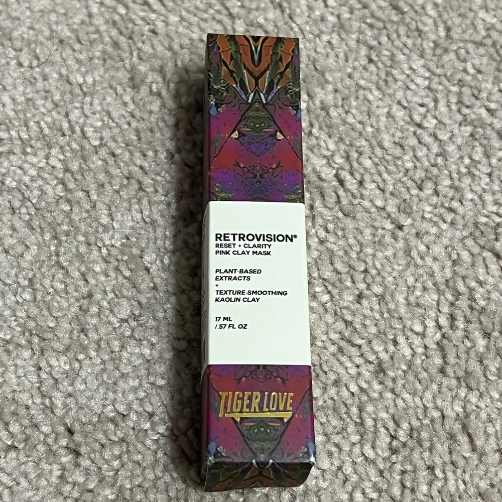 Tigerlove retrovision reset + clarity pink clay mask